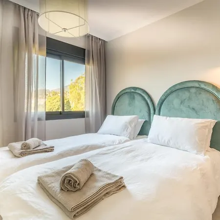 Apartamento Glamorous 3br Penthouse Mins To Puerto Banus W/terrace