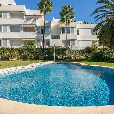 Glamorous 3br Penthouse Mins To Puerto Banus W/terrace