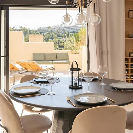 Glamorous 3br Penthouse Mins To Puerto Banus W/terrace Apartamento Marbella