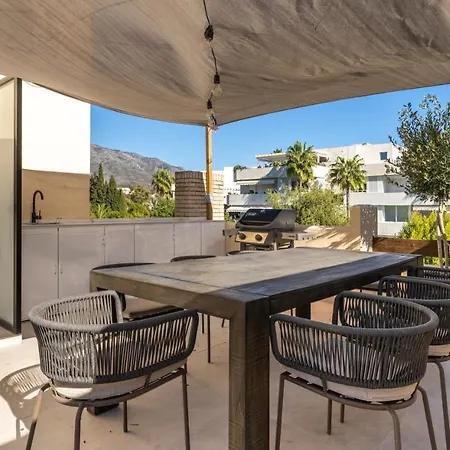 Glamorous 3br Penthouse Mins To Puerto Banus W/terrace Apartamento Marbella