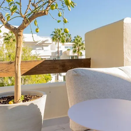 Glamorous 3br Penthouse Mins To Puerto Banus W/terrace Apartamento