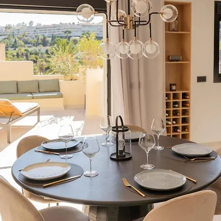 Glamorous 3br Penthouse Mins To Puerto Banus W/terrace Apartamento Marbella
